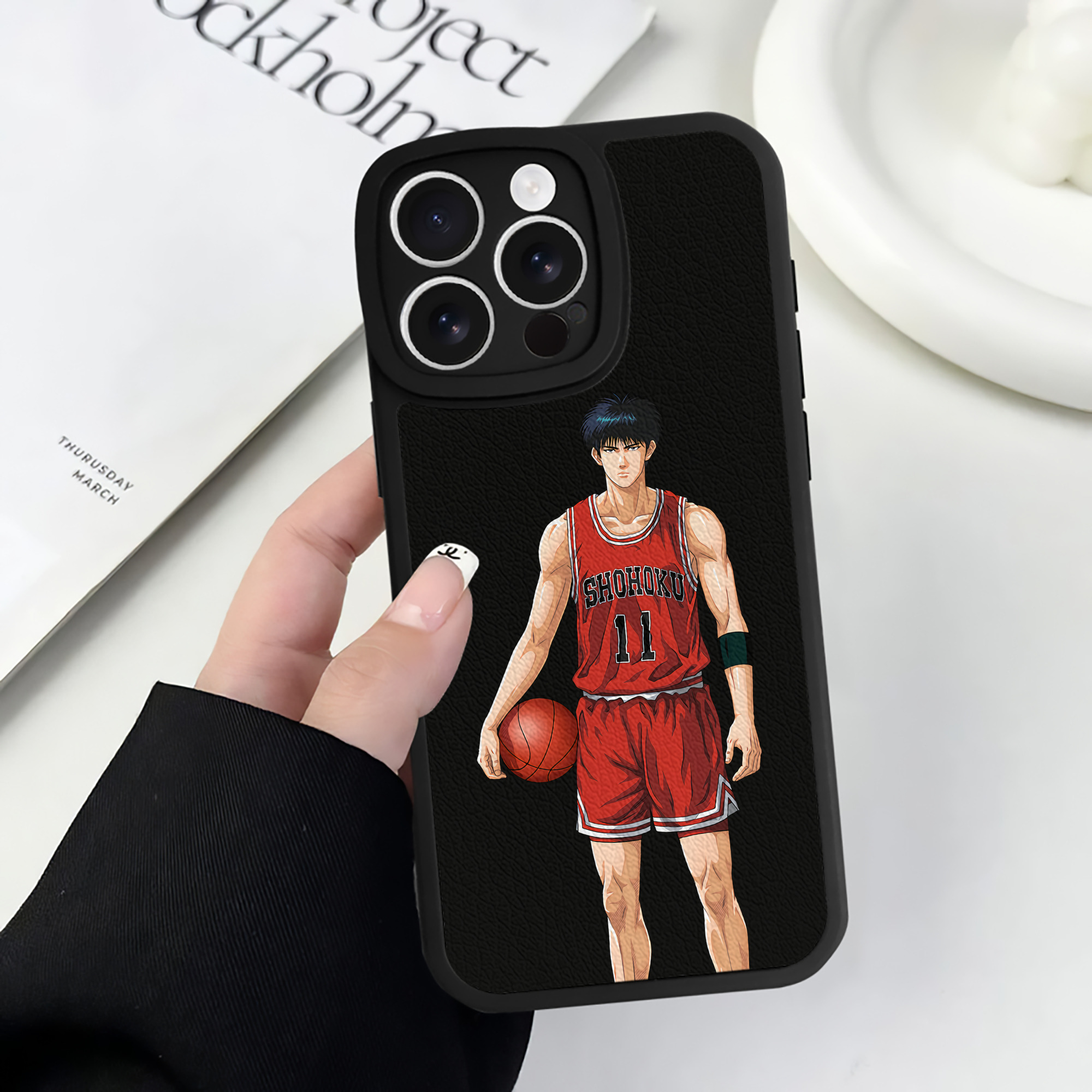 （画像用） SLAM DUNK／スラムダンク 【iPhone 16シリーズ対応】シリコンスマホケース（レザー調） 材質：シリコン